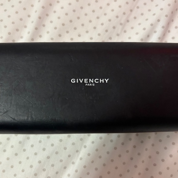 Givenchy Sunglasses - Picture 6 of 9